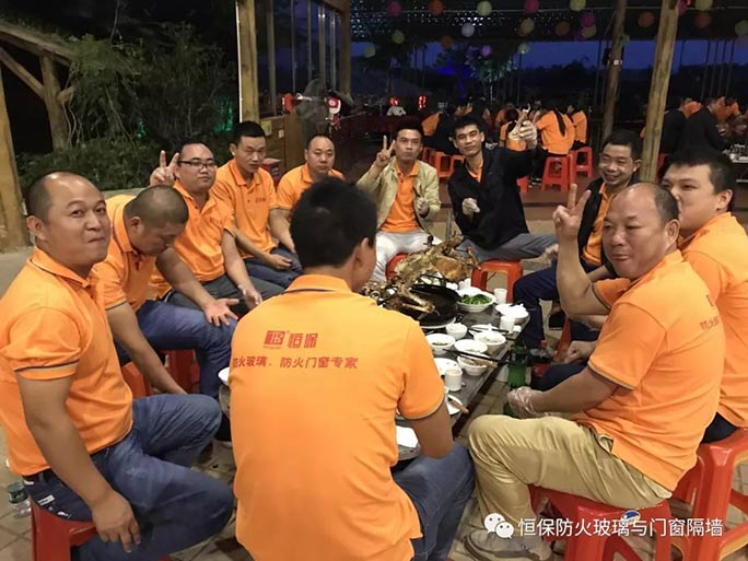 主題：“團結(jié)”與“效率”！精誠團結(jié)、再創(chuàng)新高！ --記公司在2017年10月17日組織了一場高明盈香戶外拓展旅游活動