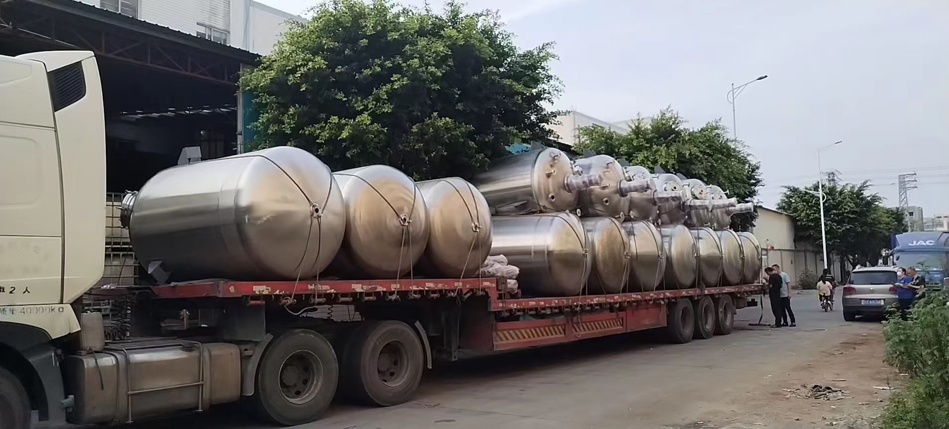 發(fā)往 迪拜 阿聯(lián)酋 化工反應(yīng)釜攪拌釜 及配套設(shè)備采購(gòu)(圖11)